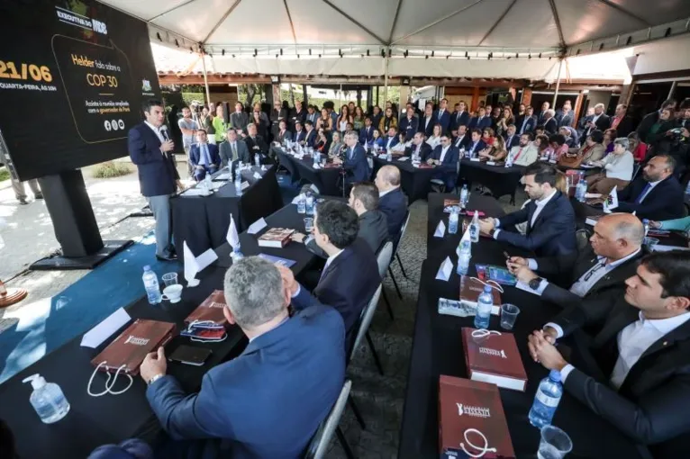 Governador Helder Barbalho se reuniu, em Brasília (DF), com gestores públicos, deputados, senadores e presidentes de Assembleias Legislativas de diferentes partes do país