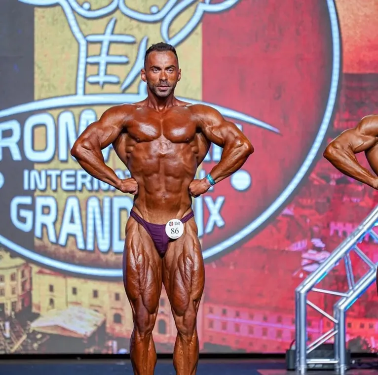 Catalin Stefanescu ficou em 1º lugar no Campeonato Nacional de Fitness e Culturismo, na Romênia