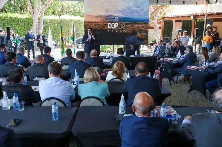 Governador Helder Barbalho se reuniu, em Brasília (DF), com gestores públicos, deputados, senadores e presidentes de Assembleias Legislativas de diferentes partes do país