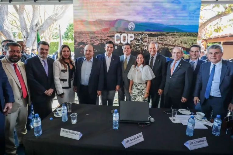 Governador Helder Barbalho se reuniu, em Brasília (DF), com gestores públicos, deputados, senadores e presidentes de Assembleias Legislativas de diferentes partes do país