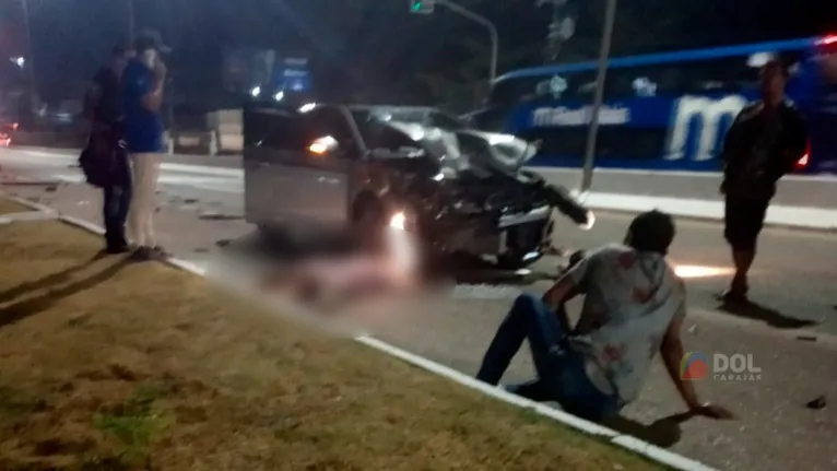 Colisão ocorreu em frente ao shopping