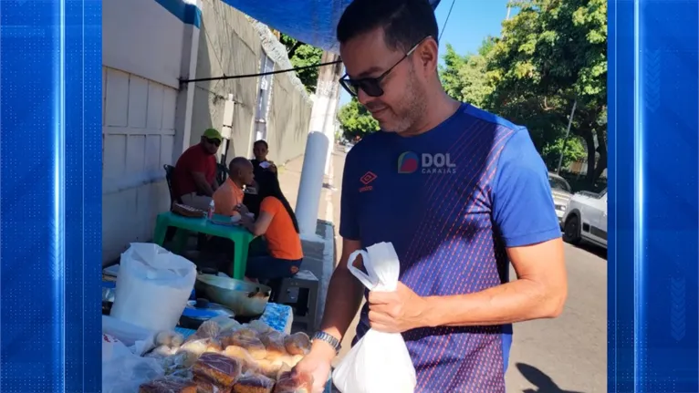 João Junior compra diariamente os bolos da empreendedora