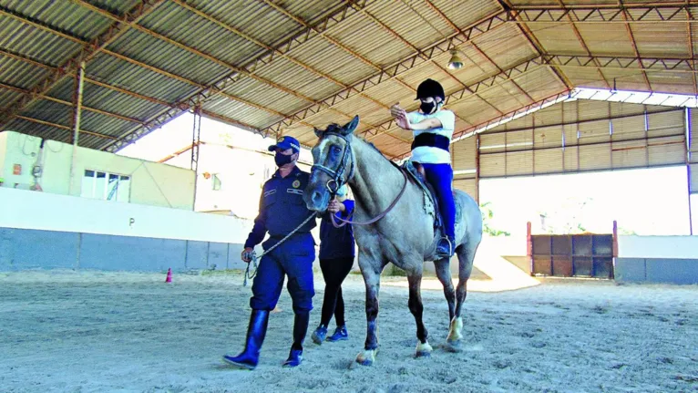 Especialistas listam diversos benefícios no uso do cavalo para a terapia