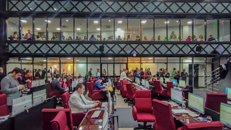 PLENÁRIO POR CELSO LOBO