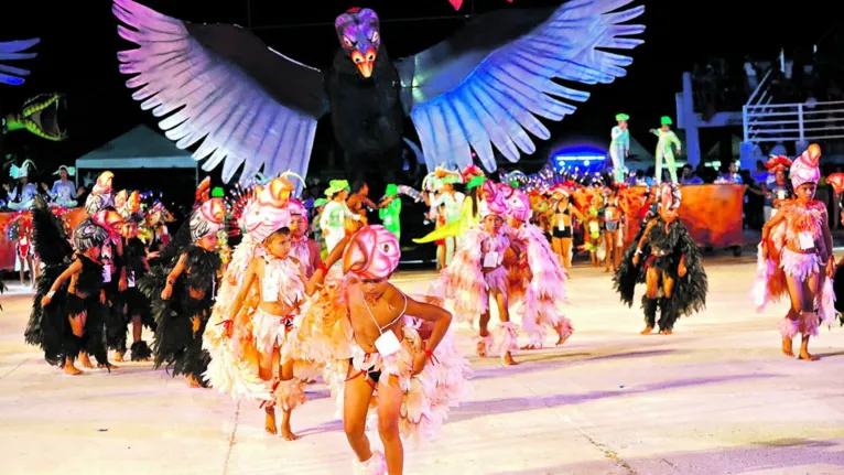 Este ano, o Festribal ocorre nos dias 27, 28 e 29 de Julho. No passado, o evento encheu de cores e luzes o município
