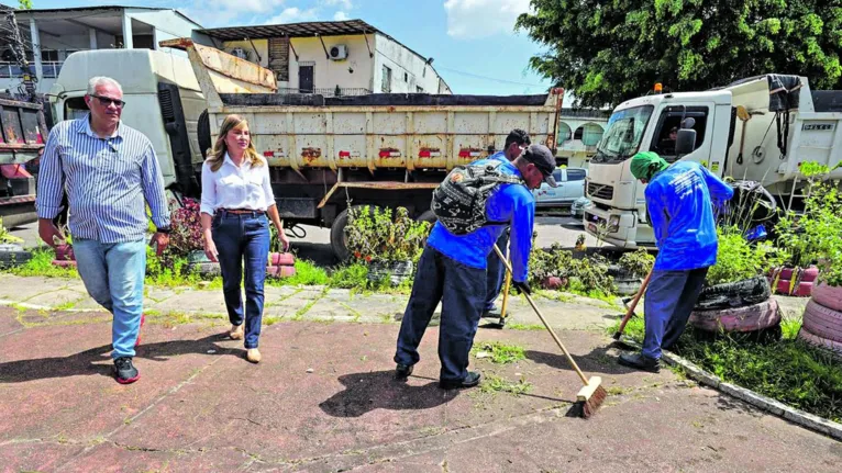 Estado e Prefeitura iniciam limpeza em ruas da capital