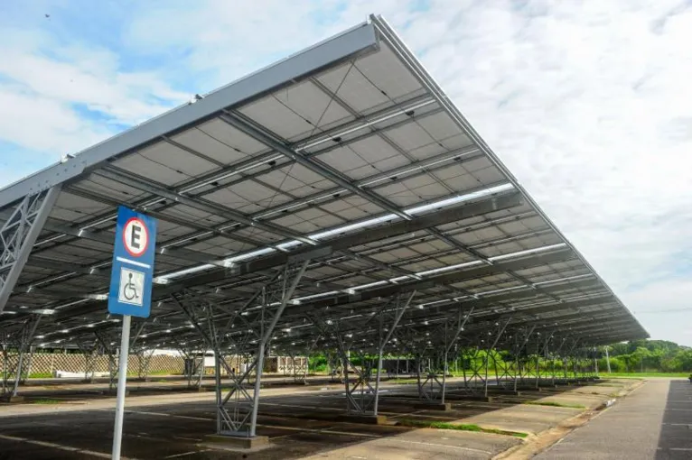 Cobertura do estacionamento do Hangar já possui sistema solar, que deverá ser instalado em outros pontos de Belém