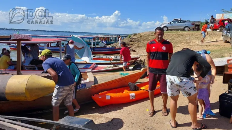 Embarcações na orla do rio Tocantins