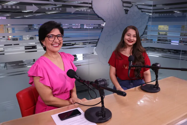 Priscila Belfort e Kyanni Suzuki no estúdio da RBA TV para gravação do especial DOLDelas.