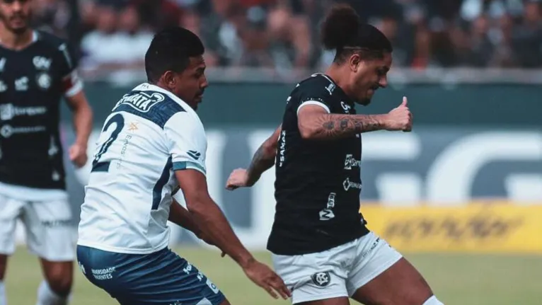 Lance do jogo Remo 0 x 0 Confiança, que decretou o rebaixamento do Leão Azul para a Série C em 2021.