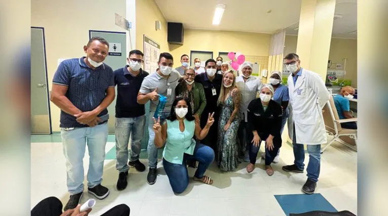 Equipe da Unacon em Tucuruí comemoram a última sessão de dona Cacilda