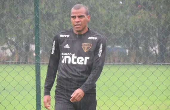 Regis também tem passagem pelo São Paulo