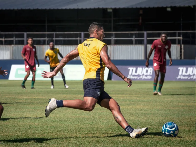 Clube do Remo vence a Tuna Luso em jogo-treino no Baenão