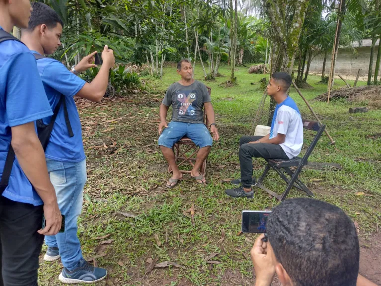 Os estudantes conheceram e entrevistaram moradores e produtores de localidades do município