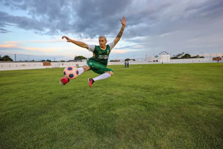 Vídeo: Helder marca gol na entrega de novo estádio no Pará