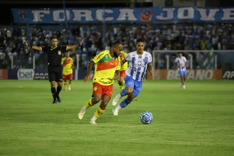 Hélio agora terá uma semana para preparar a equipe