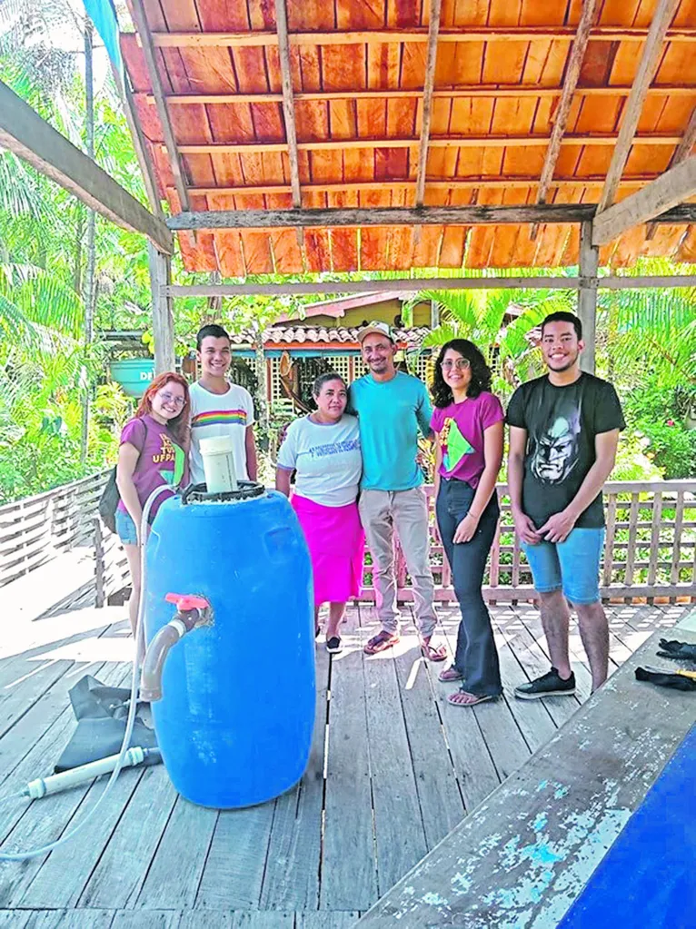 O projeto Gira Sol reúne jovens que atuam na implementação de tecnologias sustentáveis para geração de energia limpa.