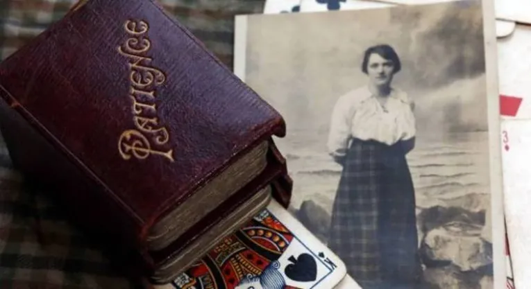 Três itens que pertenceram a Elsie Bowerman, sobrevivente do Titanic