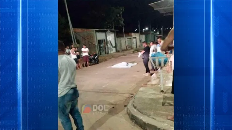 Vítima foi alvejada, correu e caiu sem vida