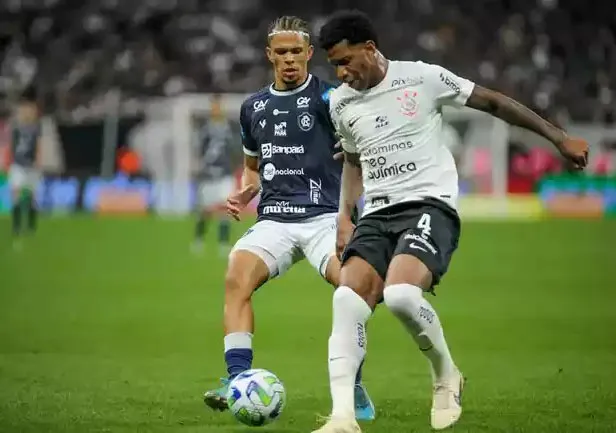 Pablo Roberto se destacou pelo Remo contra o Corinthians na Copa do Brasil.