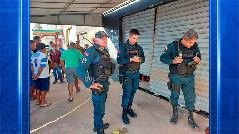 Policiais militares estiveram preservando o local do crime até a chegada da perícia