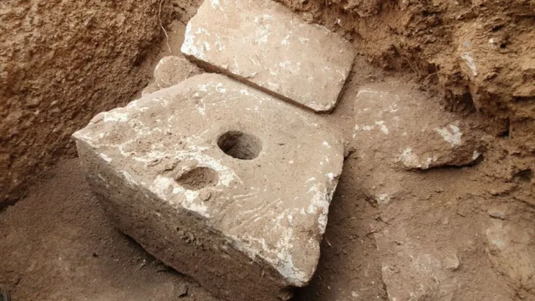 Uma privada de quase 3 mil anos foi encontrada em casa nobre da antiguidade de Israel, onde, no mesmo local, foram encontrados ovos de vermes causadores de doenças intestinais