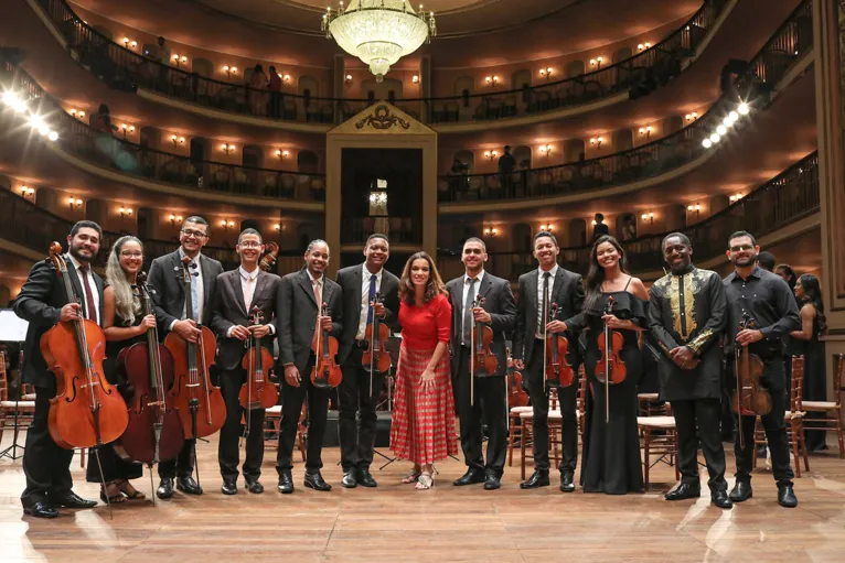 Academia Jovem Concertante se apresenta no Theatro da Paz