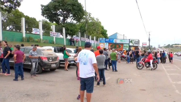Servidores da Educação realizam manifestação em Marabá