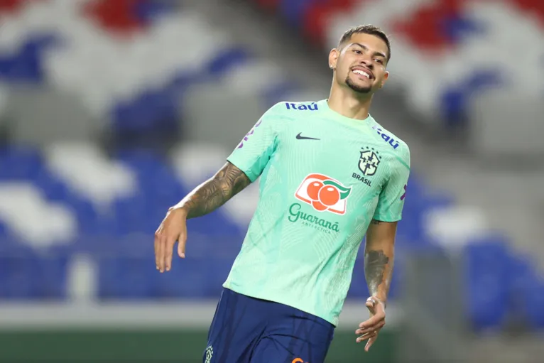 Bruno Guimarães deve pintar entre os titulares