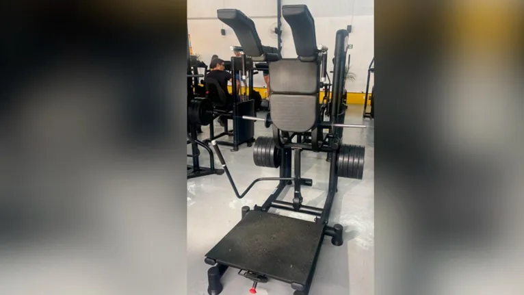 Aluno foi atingido por equipamento chamado "hack squat" em academia no Ceará