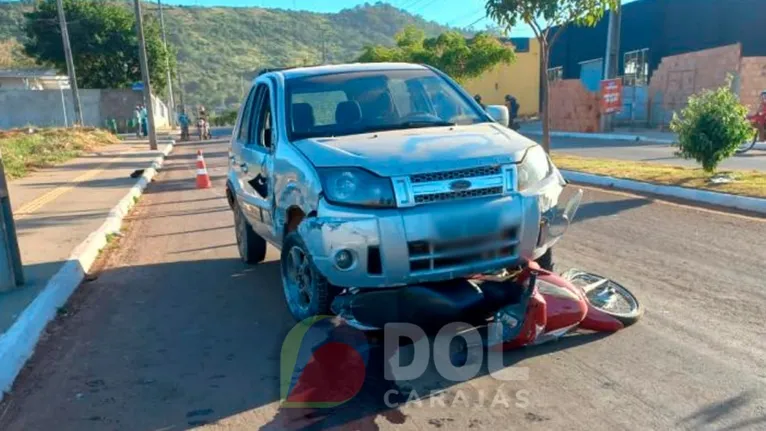 Ainda pela manhã os veículos estavam no local do acidente