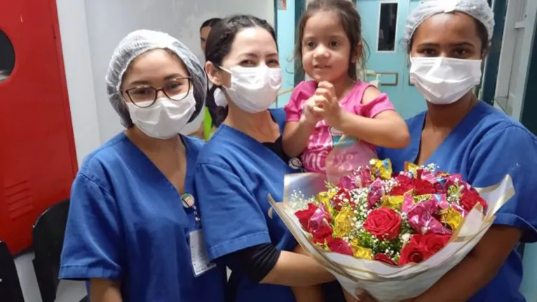 Parte da equipe da ala pediátrica do Hospital Regional