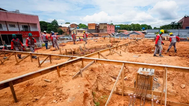 O hospital tem dois pavimentos construídos em uma área de cerca de 2.380 m².