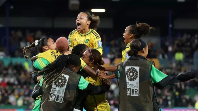 Depois de ter perdido os três jogos na 1ª fase do Mundial de 2019, a Jamaica conseguiu a inédita passagem para as oitavas em 2023, eliminando o Brasil.