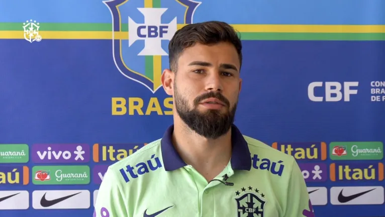 Matheus Cunha também se abrigou ao redor da piscina do hotel tão logo houve o terremoto no Marrocos