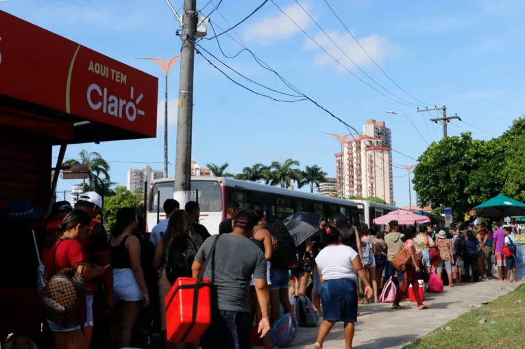 No terminal da linha Mosqueiro-São Brás, na praça Araújo Martins, não foi diferente.