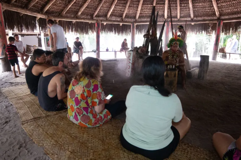 Uma viagem no tempo com o pé na areia, no rio e no mar