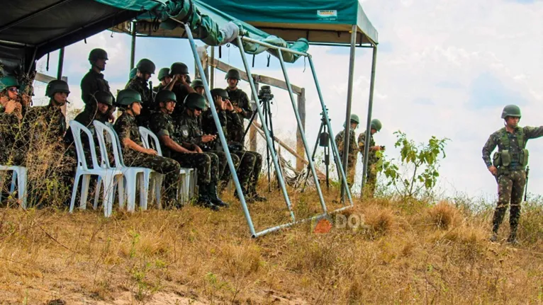 Em Marabá no sudeste paraense, os morteiros são utilizados como parte de treinamento em selva