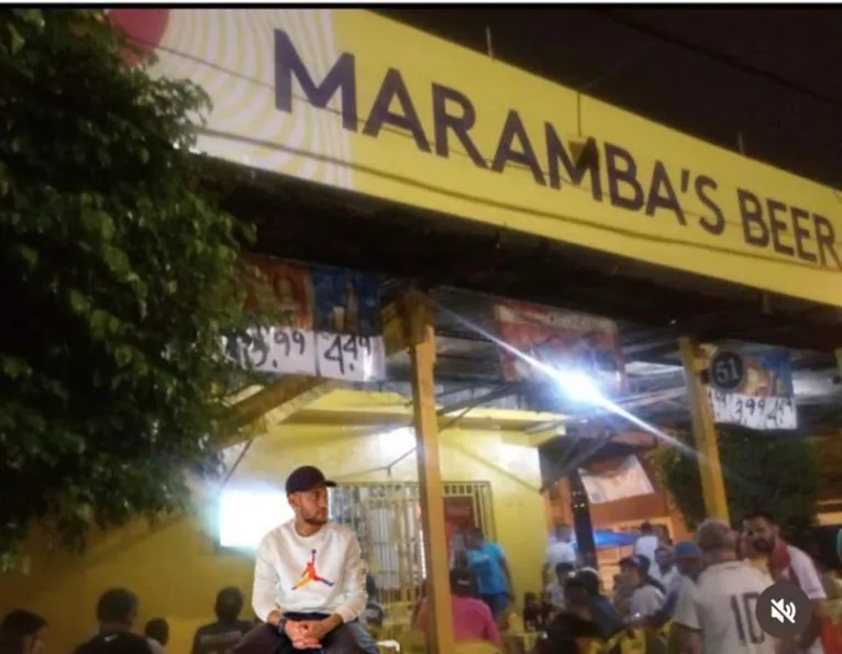 Esfriando a cabeça no tradicional boteco da Marambaia.