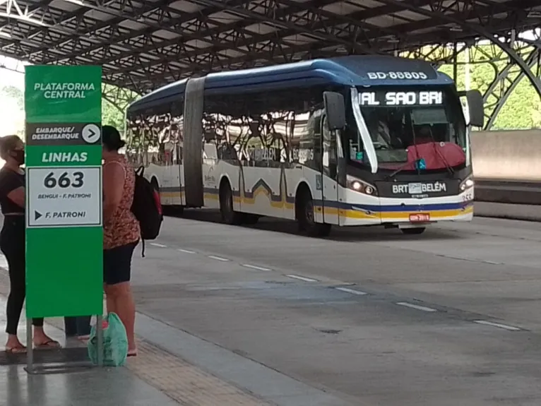 Ônibus do BRT é uma das opções para chegar ao estádio no dia do jogo da Seleção Brasileira