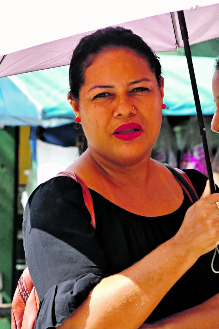 Belém, Pará, Brasil. Cidade. REPERCUTE ALTAS TEMPERATURAS PLANETA - ID 865218 - Patrícia Souza, 37 anos, autônoma - 08/08/2023. Foto: Ricardo Amanajás / Diario do Pará