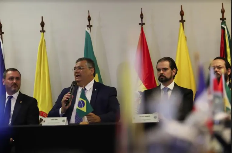 O evento reuniu autoridades e polícias de oito países.