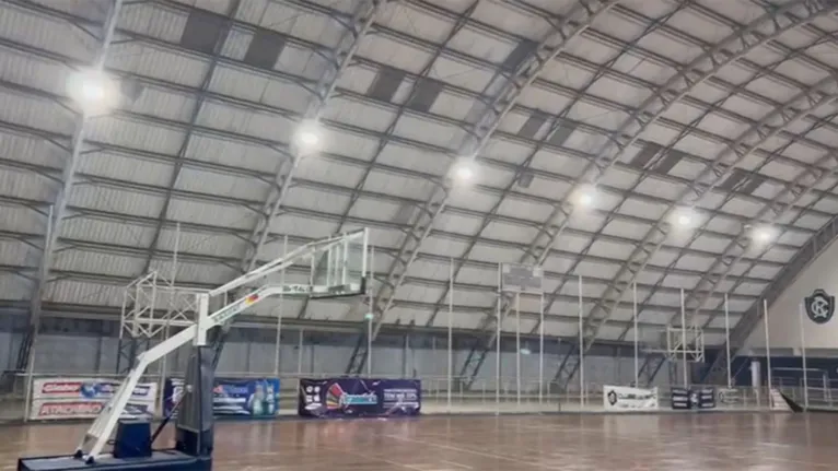 Serra Freire tem nova iluminação e está pronto para o Paraense de Basquete adulto.