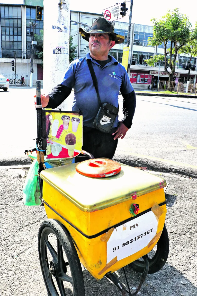 Belém, Pará, Brasil. Cidade. REPERCUTE ALTAS TEMPERATURAS PLANETA - ID 865218 - Moisés lima, 49 anos, vendedor - 08/08/2023. Foto: Ricardo Amanajás / Diario do Pará