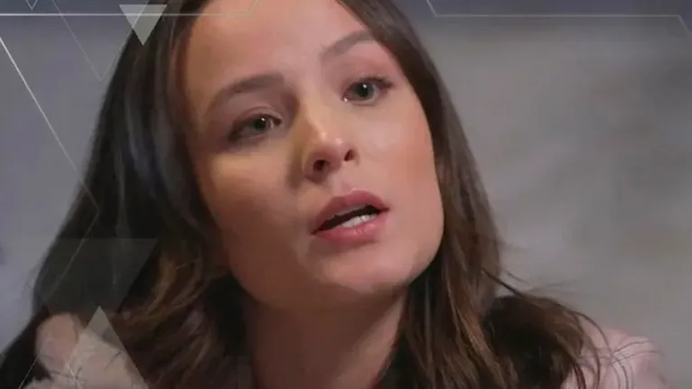 Atriz aparece emocionada em entrevista ao 'Fantástico'