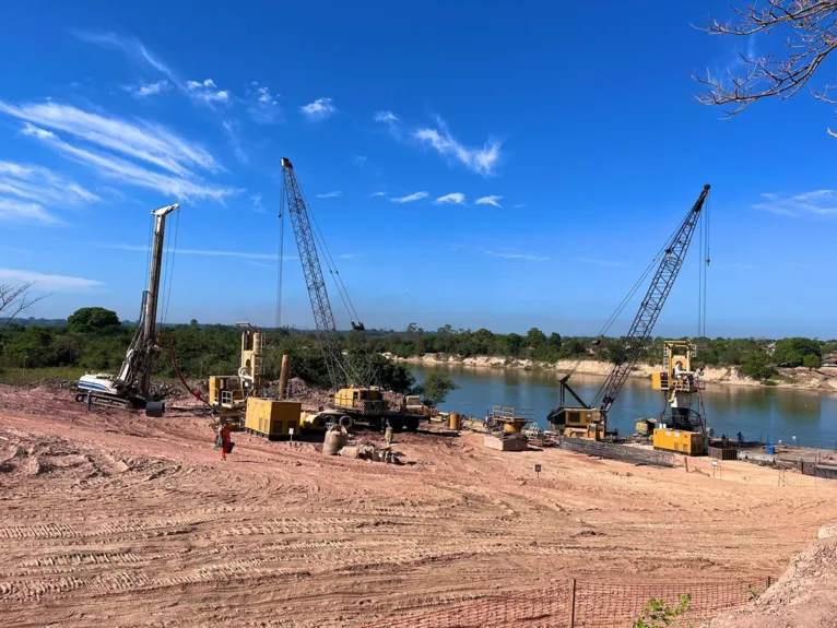 Em toda extensão da nova ponte serão construídas as colunas de sustentação