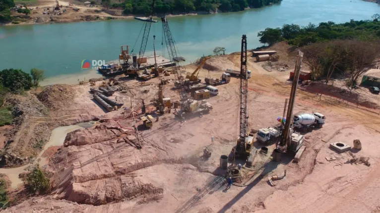 A ponte terá 524 metros de comprimento e 12 metros de largura