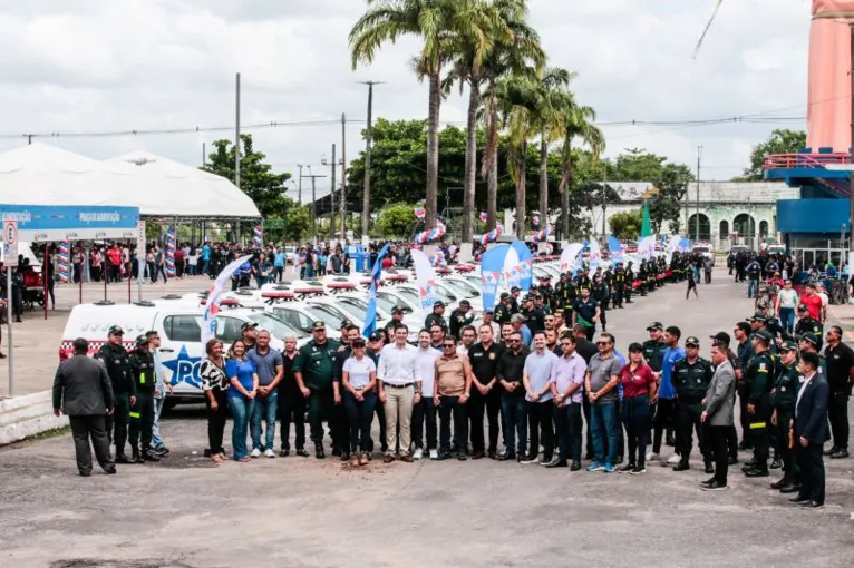 Governador Helder Barbalho durante a entrega de viaturas a corporação da Polícia Militar.