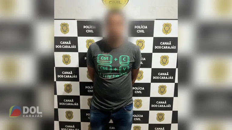 O suspeito foi preso com "a mão na botija", tinha acabado de sair de uma lan house com mais atestados falsos