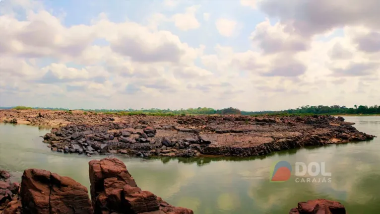 O Pedral do Lourenço é uma formação rochosa no Rio Tocantins, no sudeste do Pará